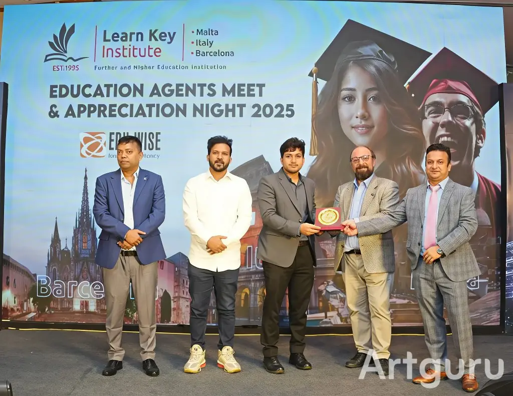 Student Counseling at Unipass Immigration